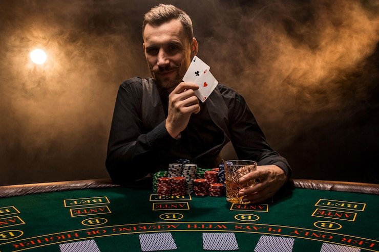 User menggunakan smartphone mengakses halaman login surgawin untuk hiburan sports dan casino